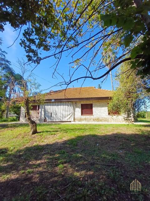 Chalet de categoría en General Lagos con amplio terreno