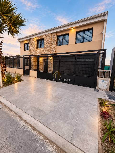 Casa de 4 dormitorios en Palmares del Lago