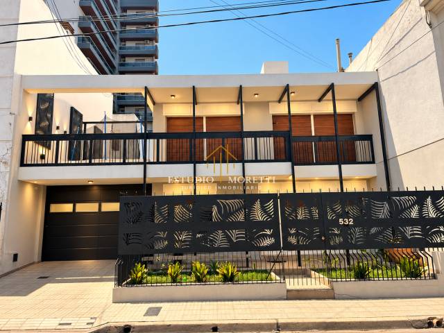 Casa de 4 dormitorios en macrocentro de Río Cuarto