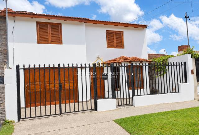 CASA 2 DORMITORIOS BARRIO ATE